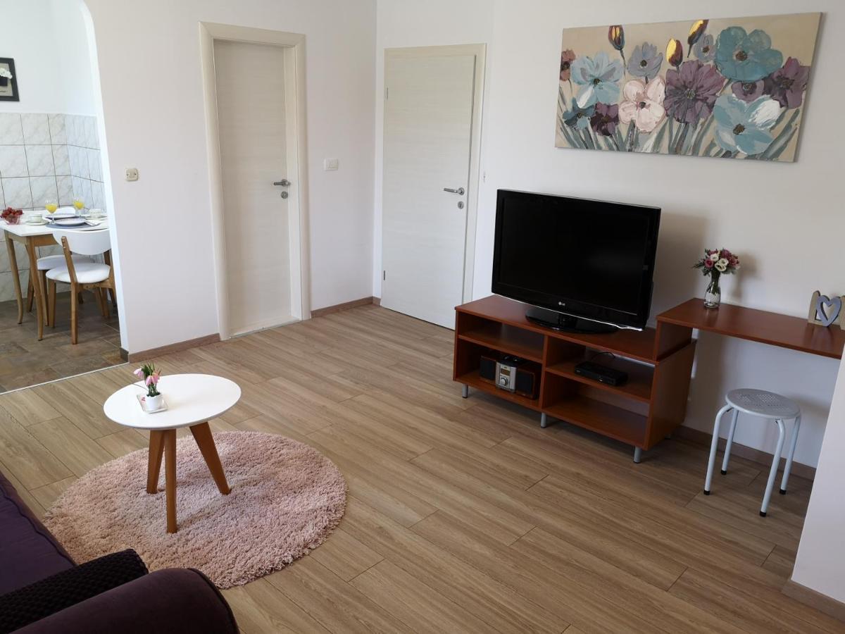 Kaštela Apartments Olivia מראה חיצוני תמונה